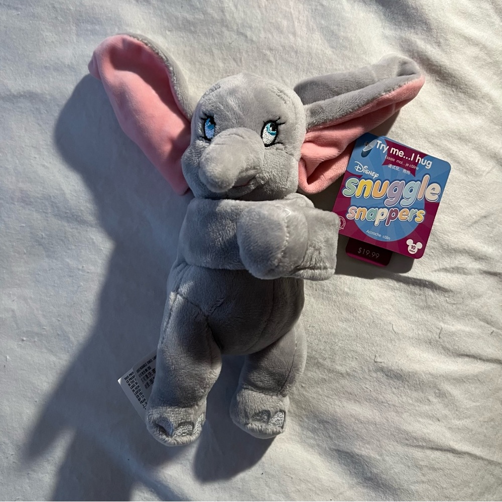 *NEW Disney Parks Dumbo The Elephant Plush Doll Snuggle Snapper Hugs - Picture 1 of 3